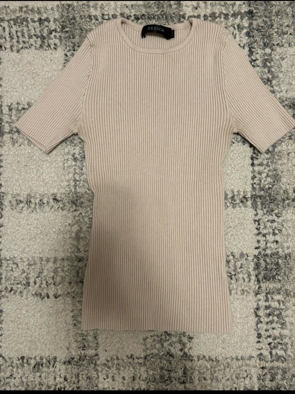 Zesica Women's Ribbed Short-Sleeve Tee in Light Beige